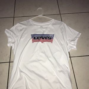 Levi’s white tee. Xl.